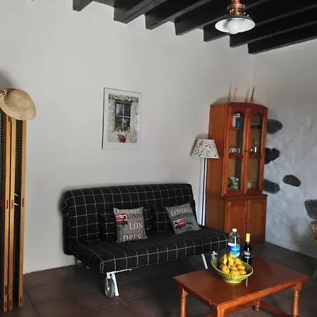 Askanova Apartment *